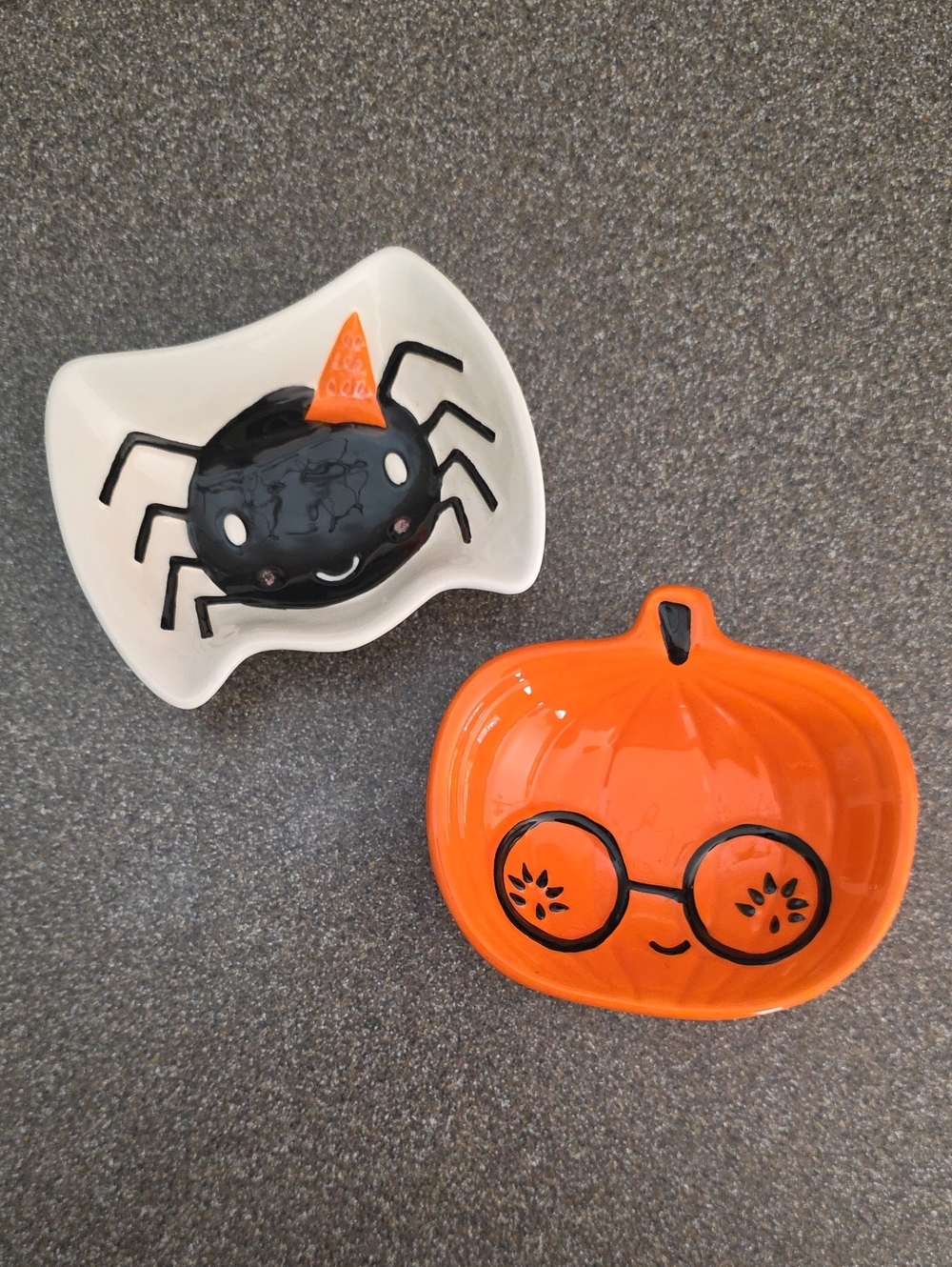 Halloween Ceramic Spider & Pumpkin Dishes - Orange and Black